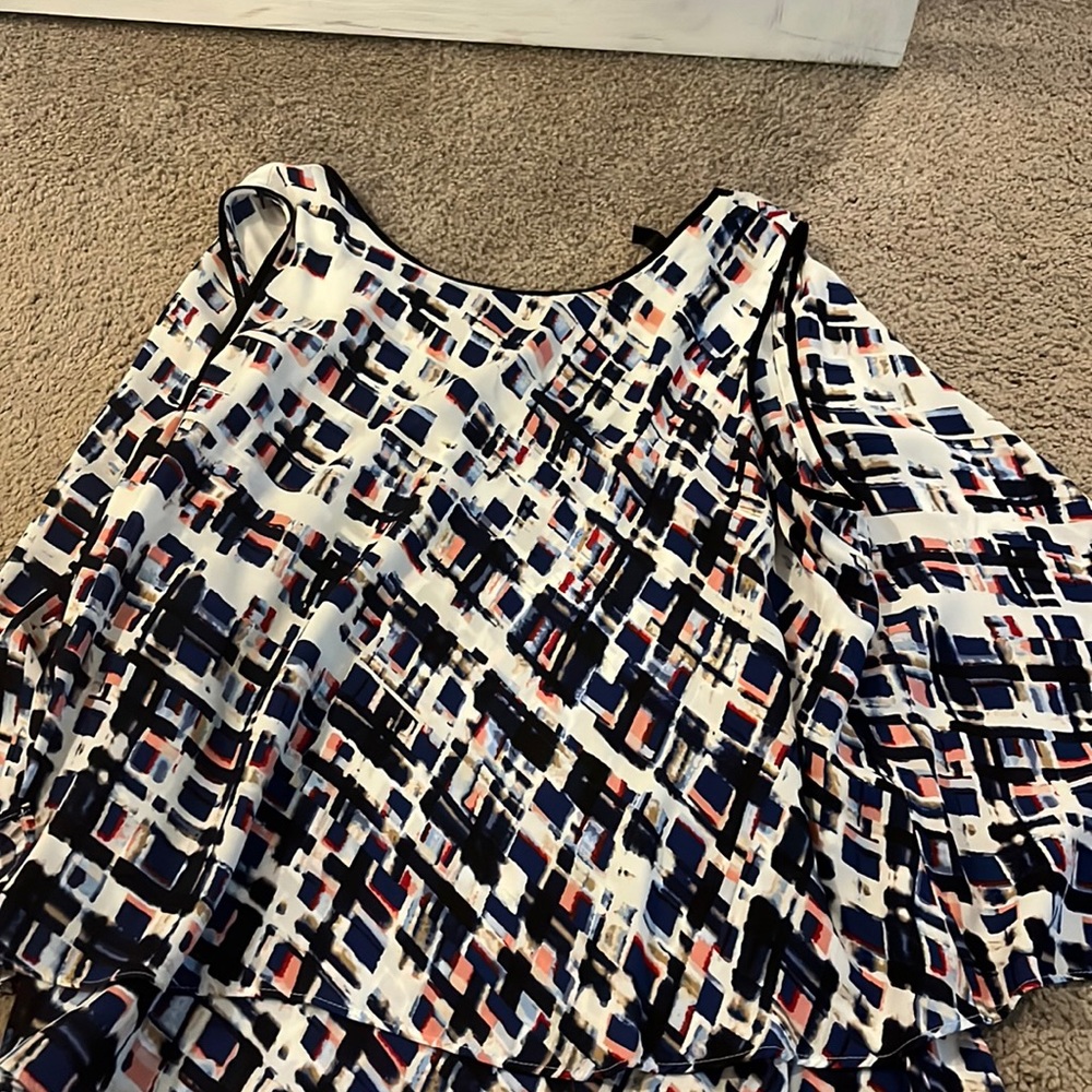 White House / Black Market top!